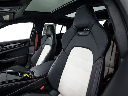 New 2026 Porsche Panamera GTS image 22