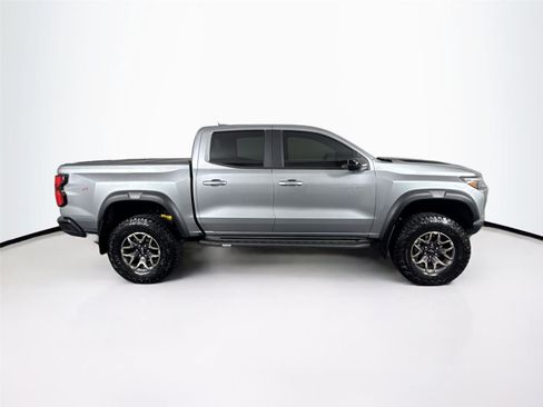 Used 2025 Chevrolet Colorado ZR2 w/ Technology Package AWD/4WD image 10