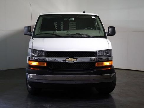 Used 2024 Chevrolet Express 2500 w/ Driver Convenience Package RWD image 9