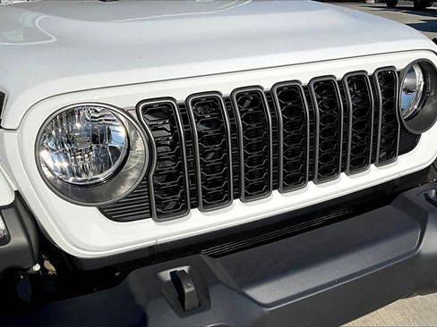New 2025 Jeep Gladiator Sport w/ Premium Package image 16