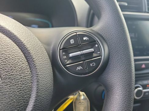 Used 2025 Kia Soul LX w/ LX Technology Package FWD image 20