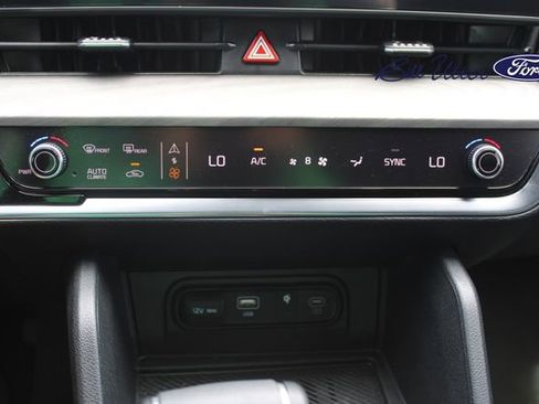 Used 2025 Kia Sportage X-Line AWD/4WD image 17