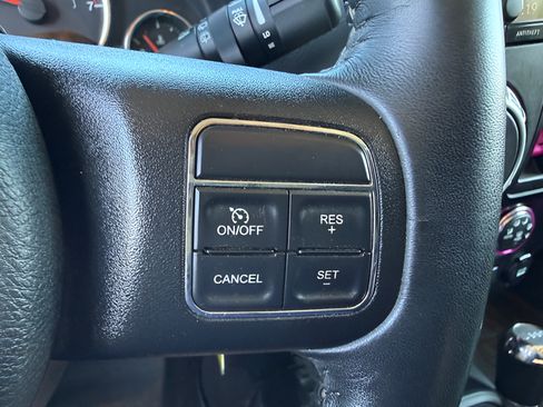Used 2017 Jeep Wrangler Unlimited Sahara w/ Dual Top Group AWD/4WD image 18