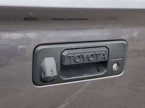 Used 2017 Toyota Tundra SR5 w/ SR5 Upgrade Package image 30