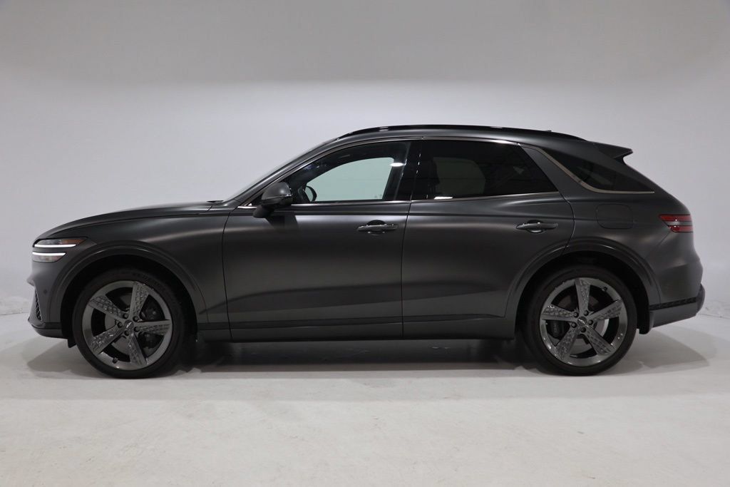 Used 2023 Genesis GV70 2.5T w/ Sport Prestige Package AWD/4WD image 4