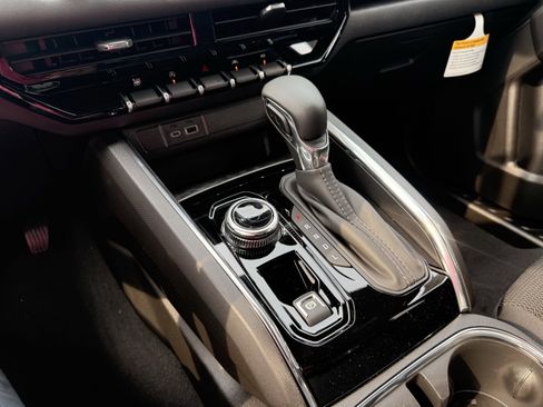 New 2026 GMC Canyon Elevation w/ Convenience Package image 17