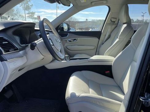 Used 2024 Volvo XC90 B5 Plus w/ Protection Package Premier image 15