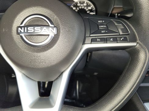 Used 2025 Nissan Altima 2.5 SV FWD image 24