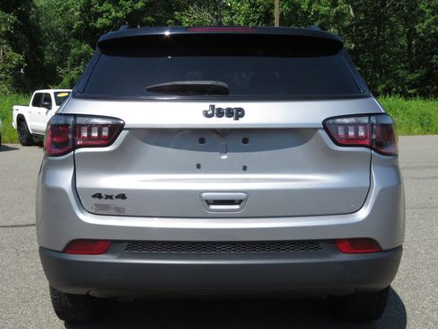 Used 2023 Jeep Compass Latitude w/ Convenience Group AWD/4WD image 6