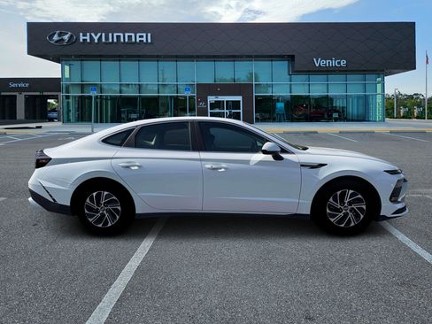 New 2026 Hyundai Sonata Blue FWD image 9