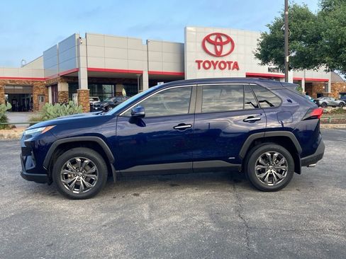 Used 2022 Toyota RAV4 Limited image 7