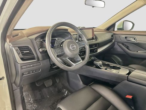 Used 2023 Nissan Rogue SV w/ SV Premium B Package FWD image 23