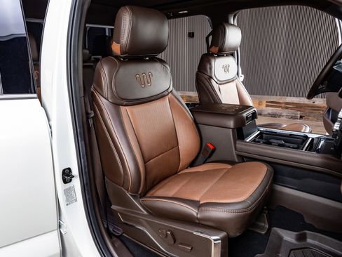 Used 2024 Ford F250 King Ranch w/ Chrome Package image 30