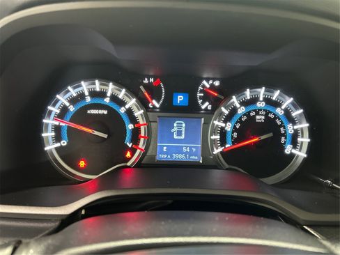 Used 2018 Toyota 4Runner TRD Off-Road Premium image 16