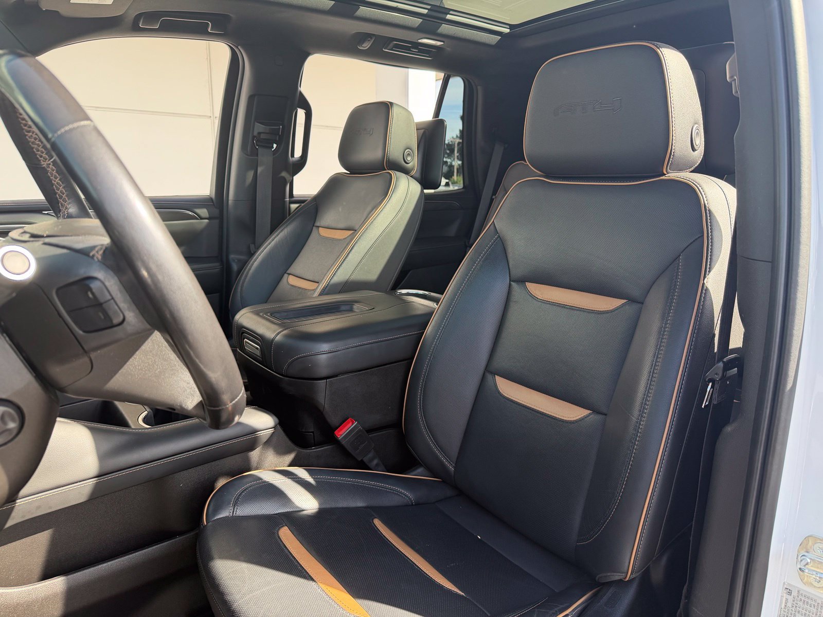Used 2021 GMC Yukon AT4 w/ AT4 Premium Plus Package AWD/4WD image 13