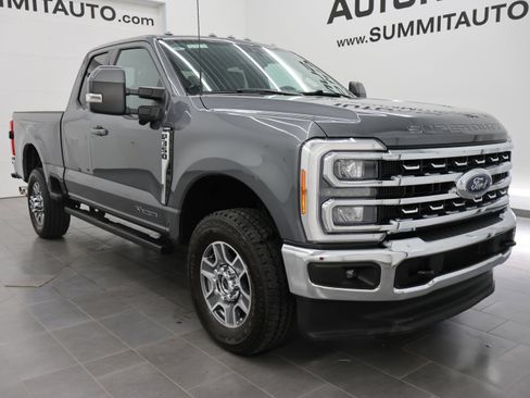 Used 2023 Ford F350 Lariat AWD/4WD image 2