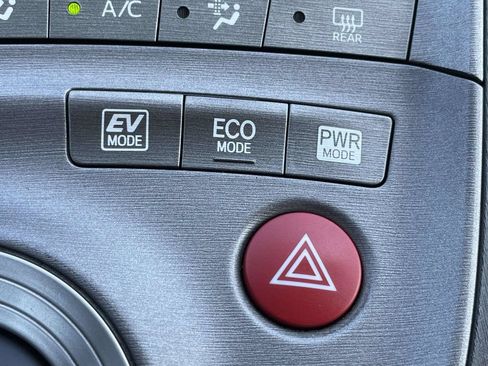 Used 2014 Toyota Prius Two FWD image 30