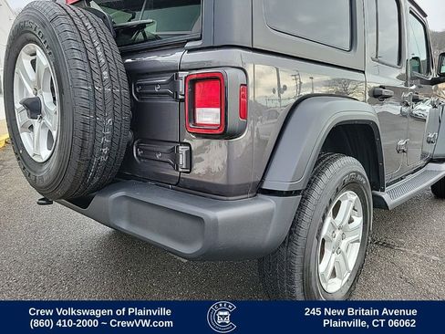 Used 2018 Jeep Wrangler Unlimited Sport S image 32