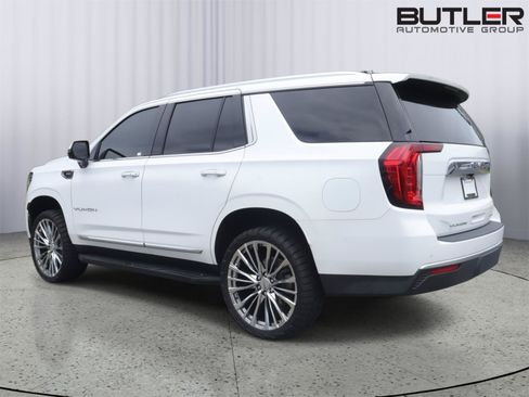Used 2022 GMC Yukon SLT w/ SLT Premium Package AWD/4WD image 4
