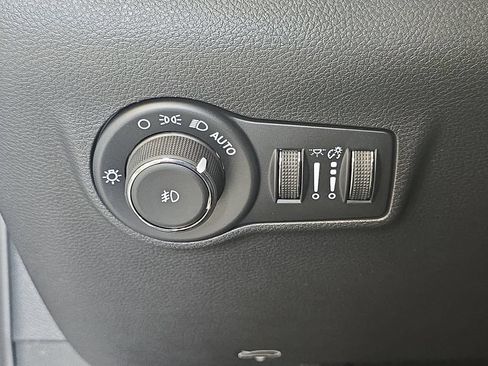 New 2026 Jeep Compass Latitude AWD/4WD image 25