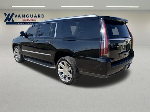Used 2020 Cadillac Escalade ESV Luxury image 3