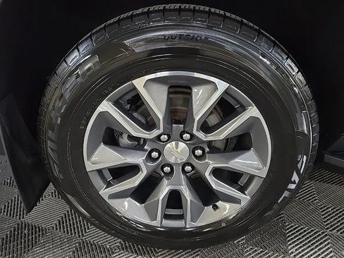 Used 2021 Chevrolet Tahoe LT w/ LT Signature Package AWD/4WD image 14