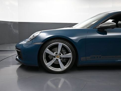Certified 2024 Porsche 911 Carrera T RWD image 12