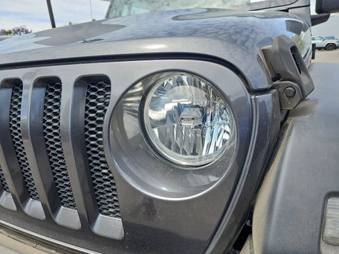 Used 2018 Jeep Wrangler Unlimited Sport AWD/4WD image 11