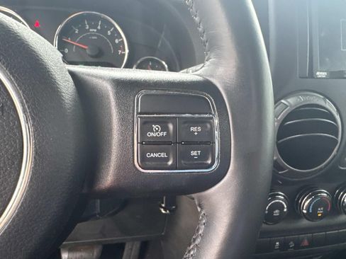 Used 2018 Jeep Wrangler Unlimited Sport S AWD/4WD image 21