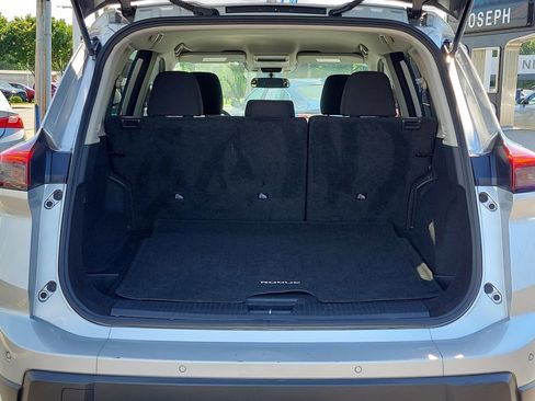 Used 2024 Nissan Rogue S AWD/4WD image 10