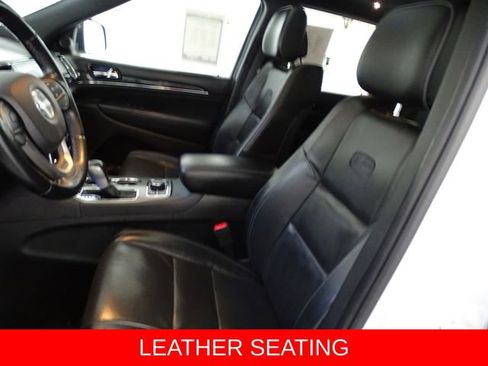 Used 2020 Jeep Grand Cherokee Overland image 2