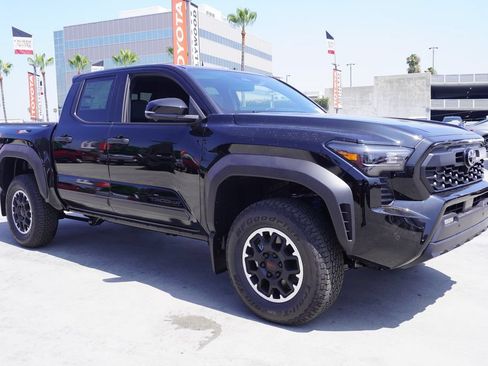 New 2026 Toyota Tacoma TRD Off-Road AWD/4WD image 3