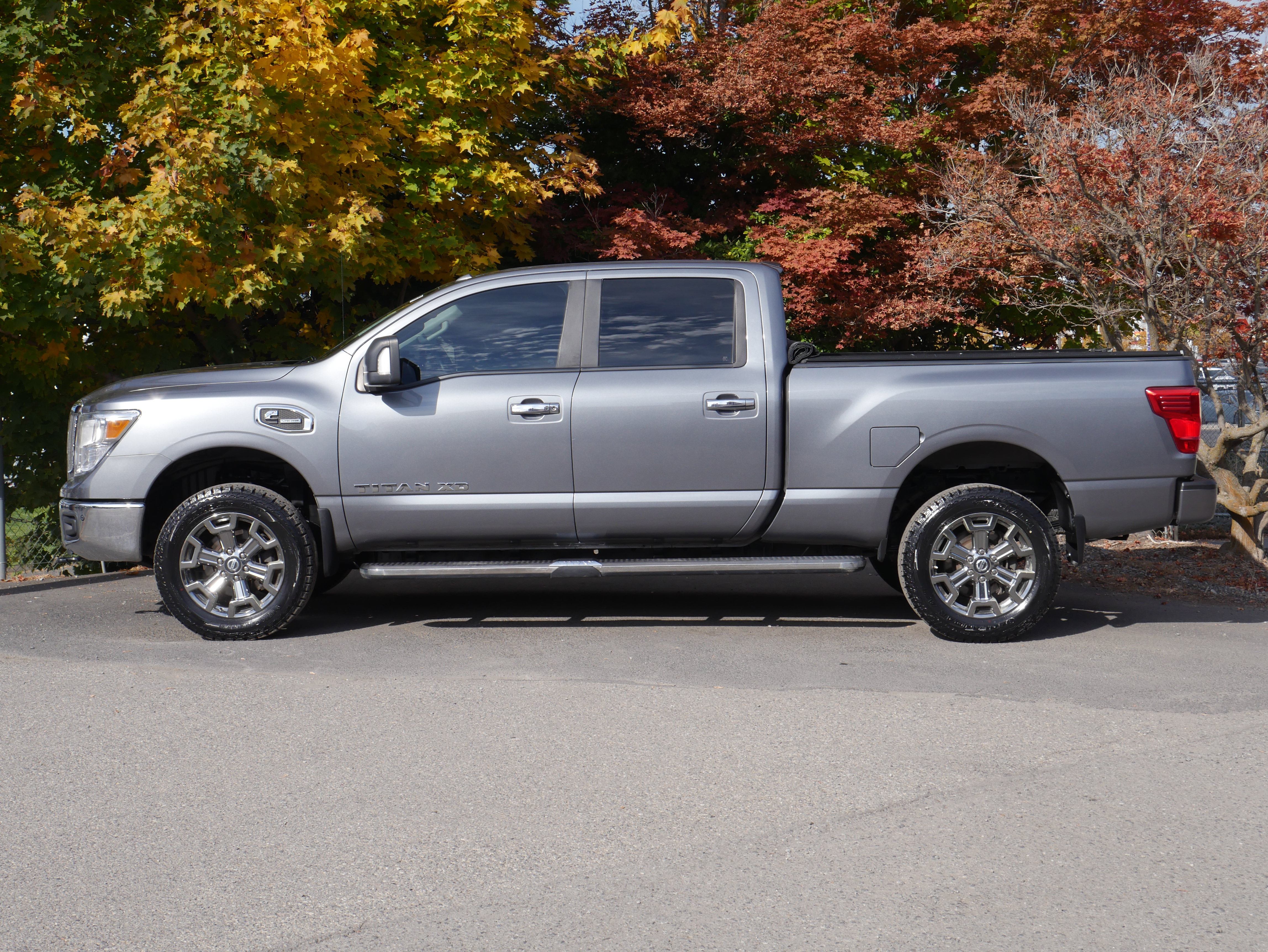 Used 2018 Nissan Titan SV w/ SV Convenience Package AWD/4WD image 13