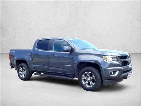 Used 2017 Chevrolet Colorado Z71 AWD/4WD image 6