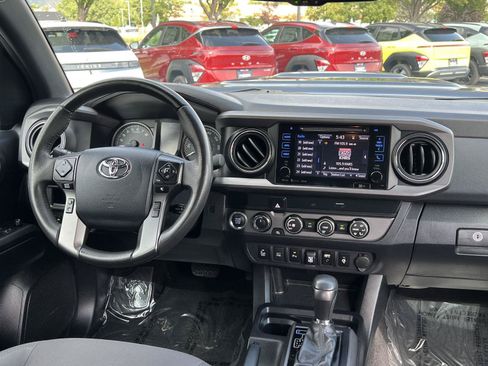 Used 2019 Toyota Tacoma TRD Sport w/ Technology Package AWD/4WD image 23