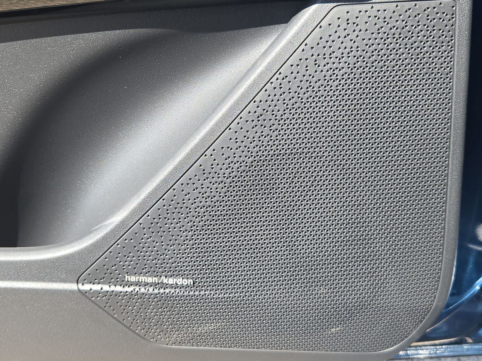 New 2026 Kia Niro SX Touring FWD image 32