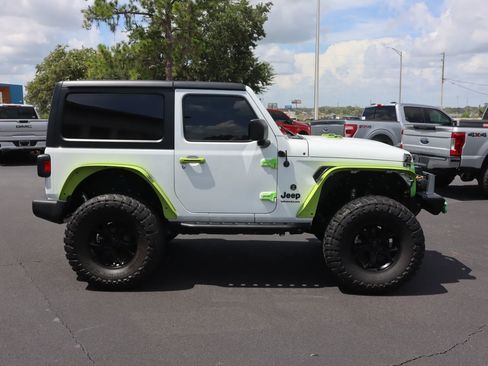 Used 2022 Jeep Wrangler Sport AWD/4WD image 8