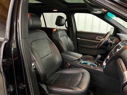 Used 2017 Ford Explorer Limited w/ Equipment Group 301A image 21