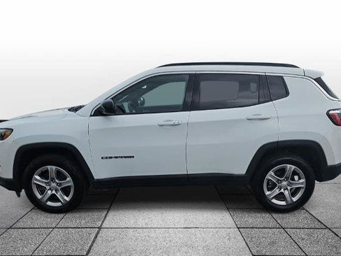 Used 2024 Jeep Compass Latitude AWD/4WD image 8