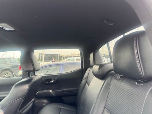 Used 2017 Toyota Tacoma TRD Pro AWD/4WD image 3