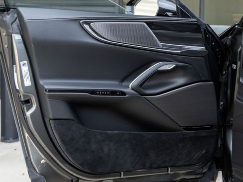 Used 2024 Ferrari Purosangue image 21