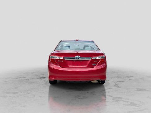 Used 2012 Toyota Camry XLE w/ Leather Pkg FWD image 5