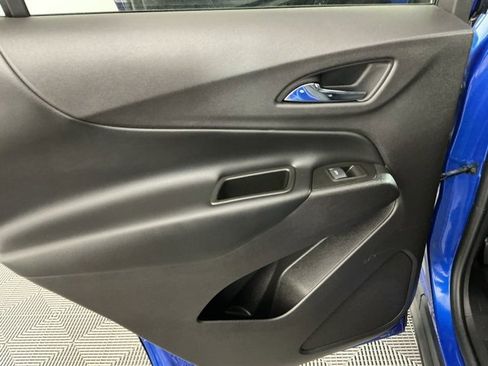 Used 2019 Chevrolet Equinox LT w/ Sun & Navigation Package image 9