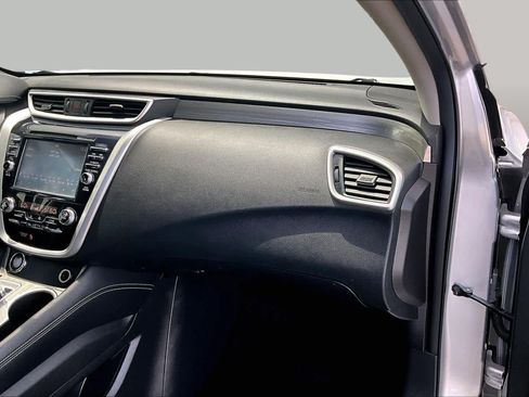 Used 2016 Nissan Murano SV FWD image 18