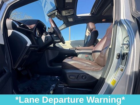 Used 2021 Toyota Sienna Platinum image 14