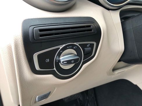 Used 2022 Mercedes-Benz GLC 300 4MATIC image 13