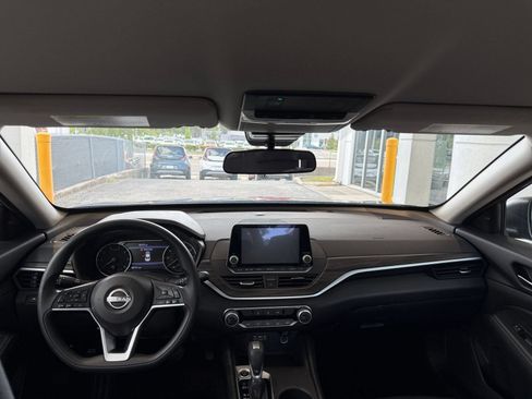 Used 2025 Nissan Altima 2.5 SV FWD image 33