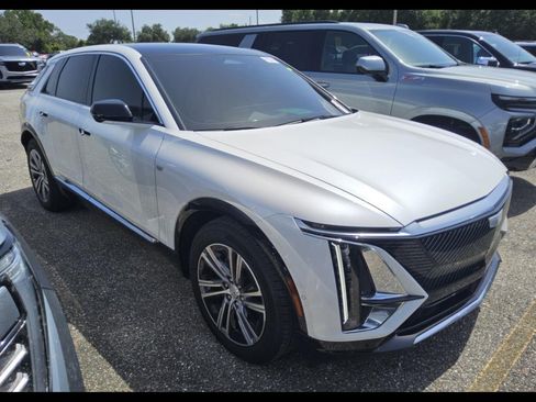 Used 2025 Cadillac Lyriq Luxury RWD image 13