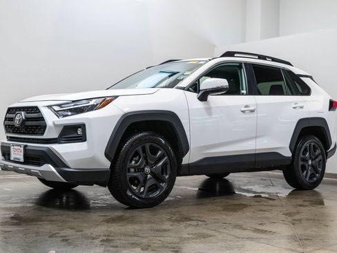Used 2024 Toyota RAV4 Adventure AWD/4WD image 3