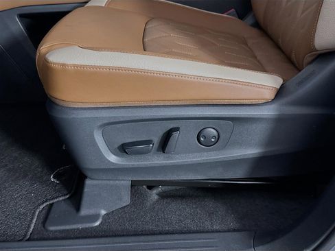 New 2026 Nissan Pathfinder Platinum image 20